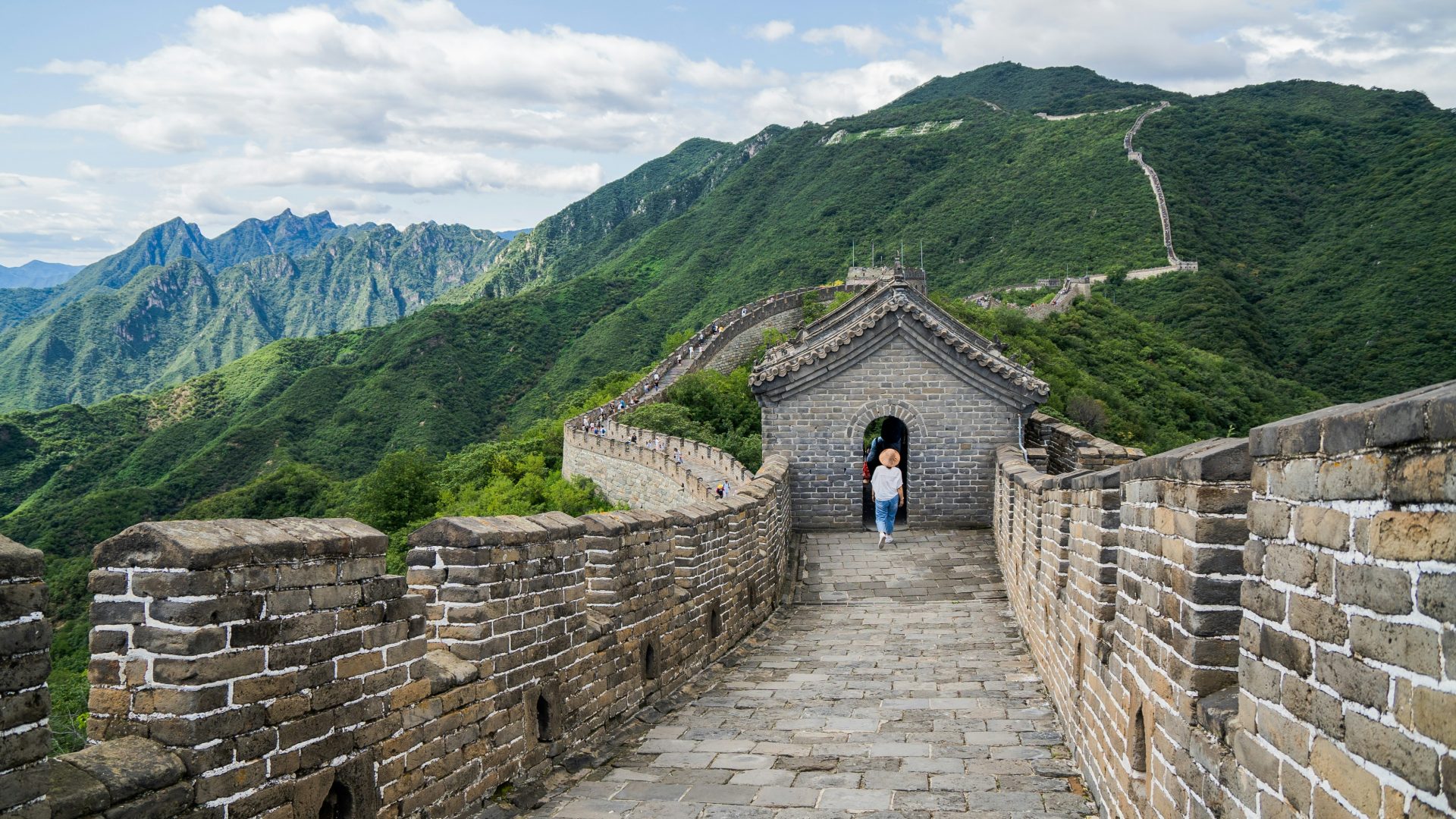 China Eases Entry for International Travellers With New Measures